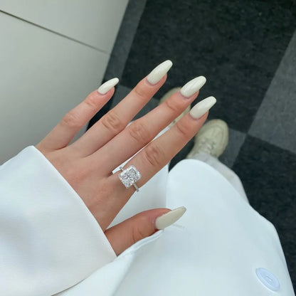 Exquisite 4ct Crushed Ice Radiant Moissanite Ring for Women - Elegant Sparkling Gemstone Jewelry