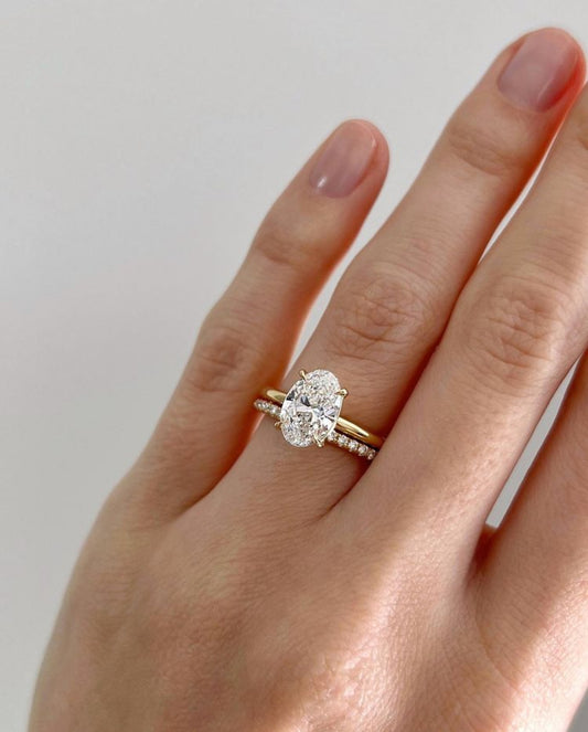 2 Carat Oval Center Diamond Bridal Set