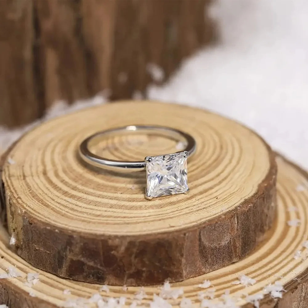 Exquisite 2CT Princess Cut 925 Sterling Silver Engagement Ring with Sparkling Zirconia