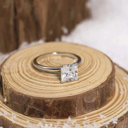 Exquisite 2CT Princess Cut 925 Sterling Silver Engagement Ring with Sparkling Zirconia