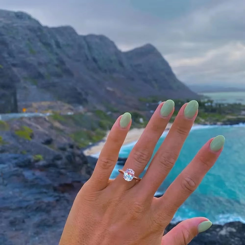 Exquisite 3CT Oval Solitaire Engagement Ring in 925 Sterling Silver with Sparkling Zircon - Perfect for Weddings and Special Occasions