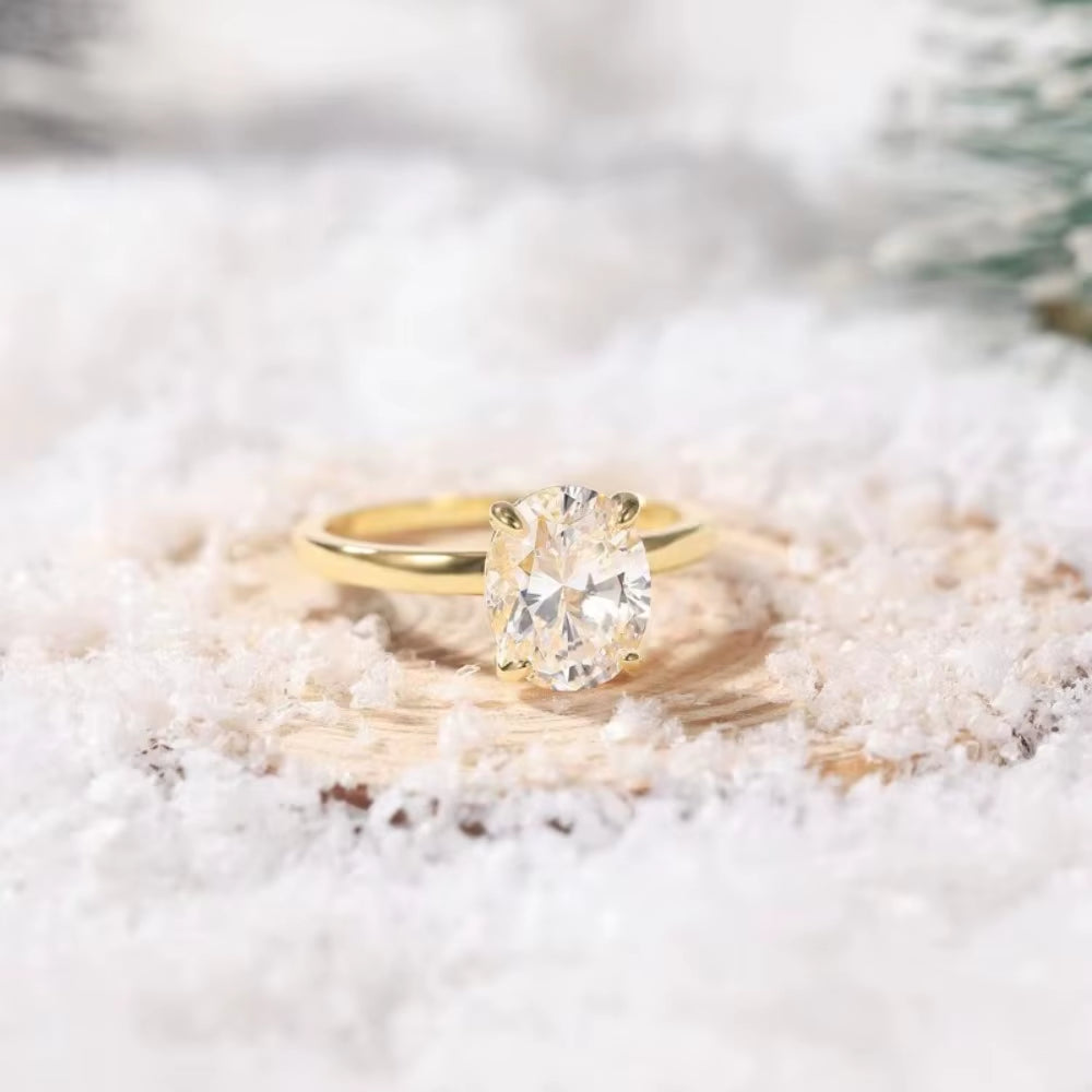 Exquisite 3CT Oval Solitaire Engagement Ring in 925 Sterling Silver with Sparkling Zircon - Perfect for Weddings and Special Occasions